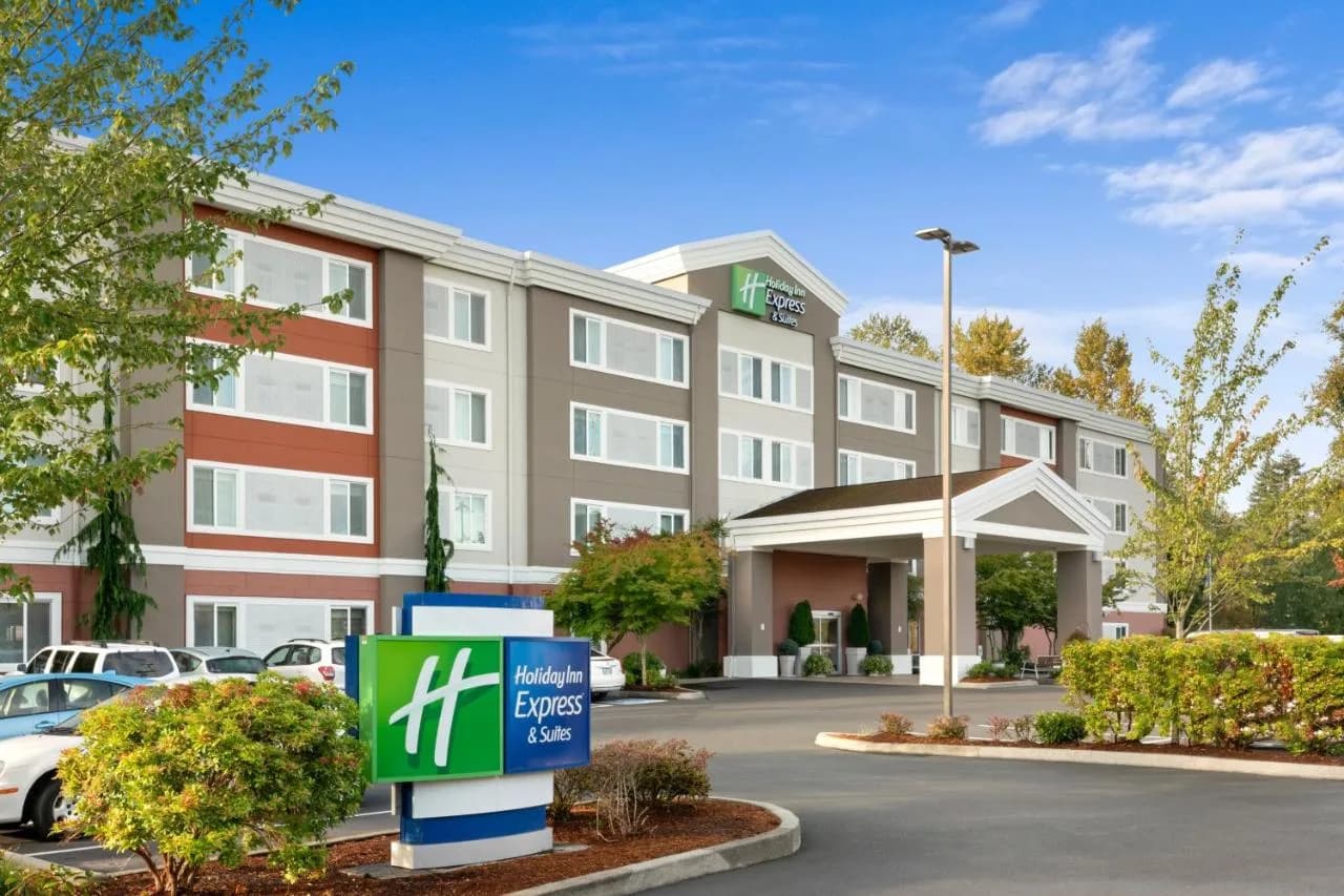 Holiday Inn Express & Suites Marysville an IHG Hotel