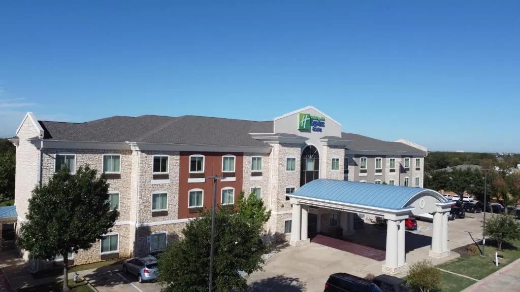 Holiday Inn Express & Suites Mansfield an IHG Hotel
