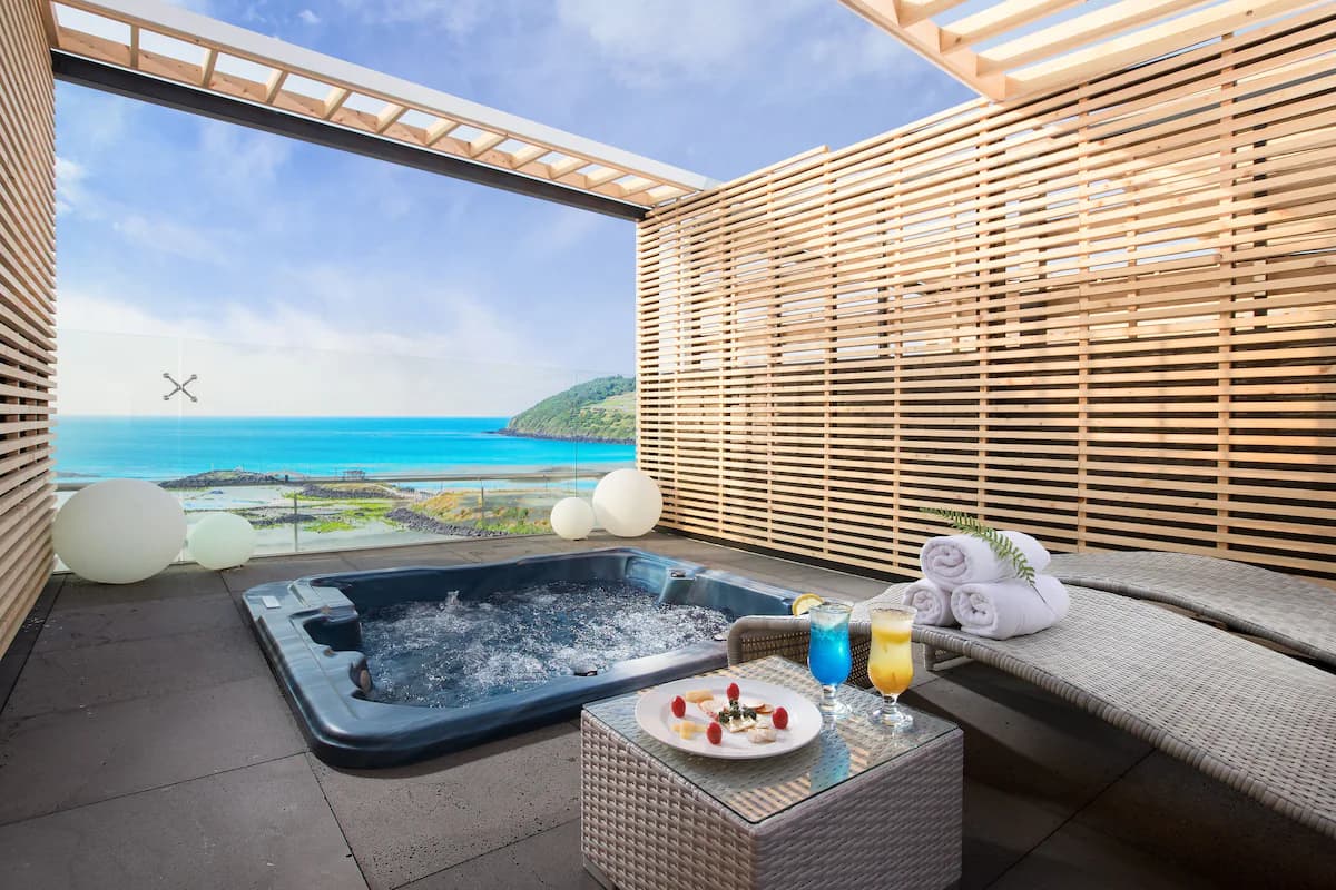 Utop Ubless Hotel Jeju Hamdeok