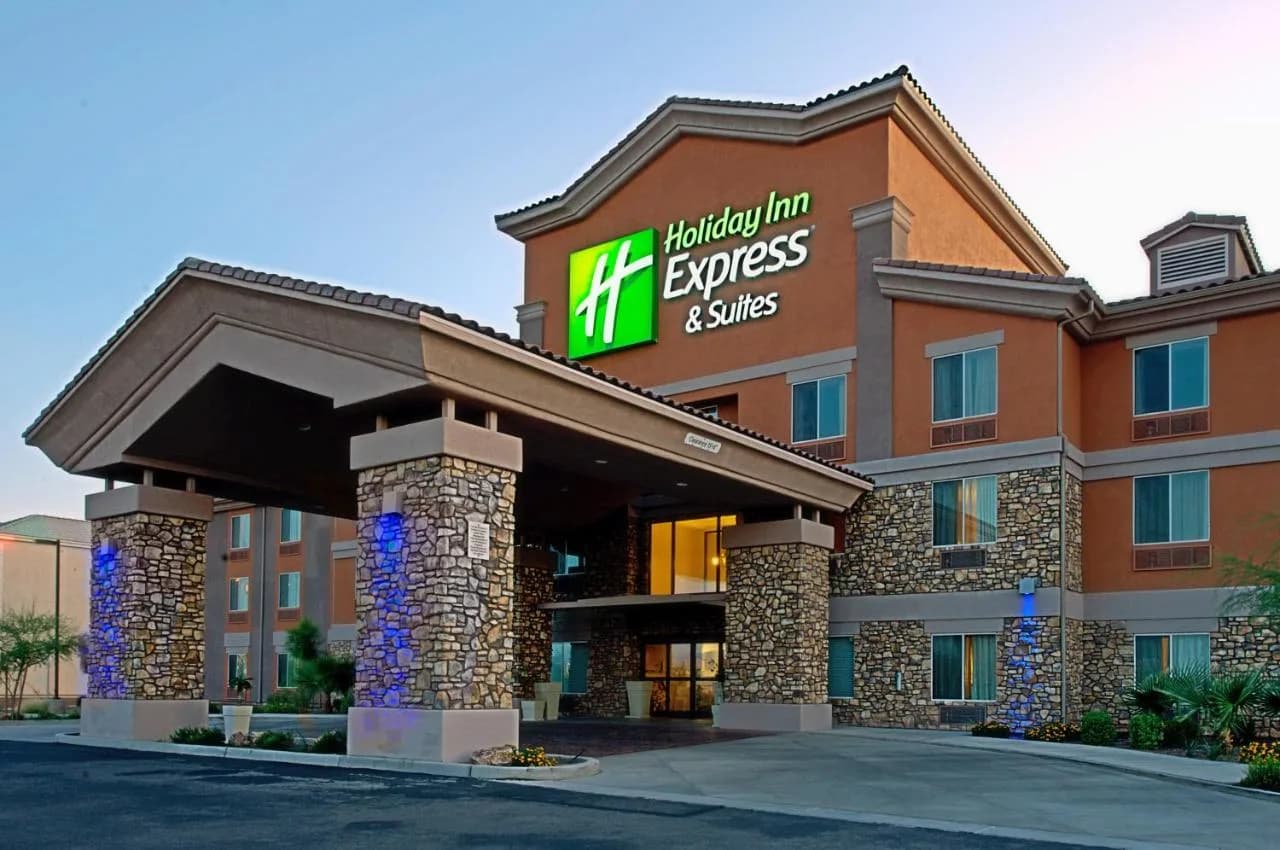 Holiday Inn Express & Suites Tucson an IHG Hotel